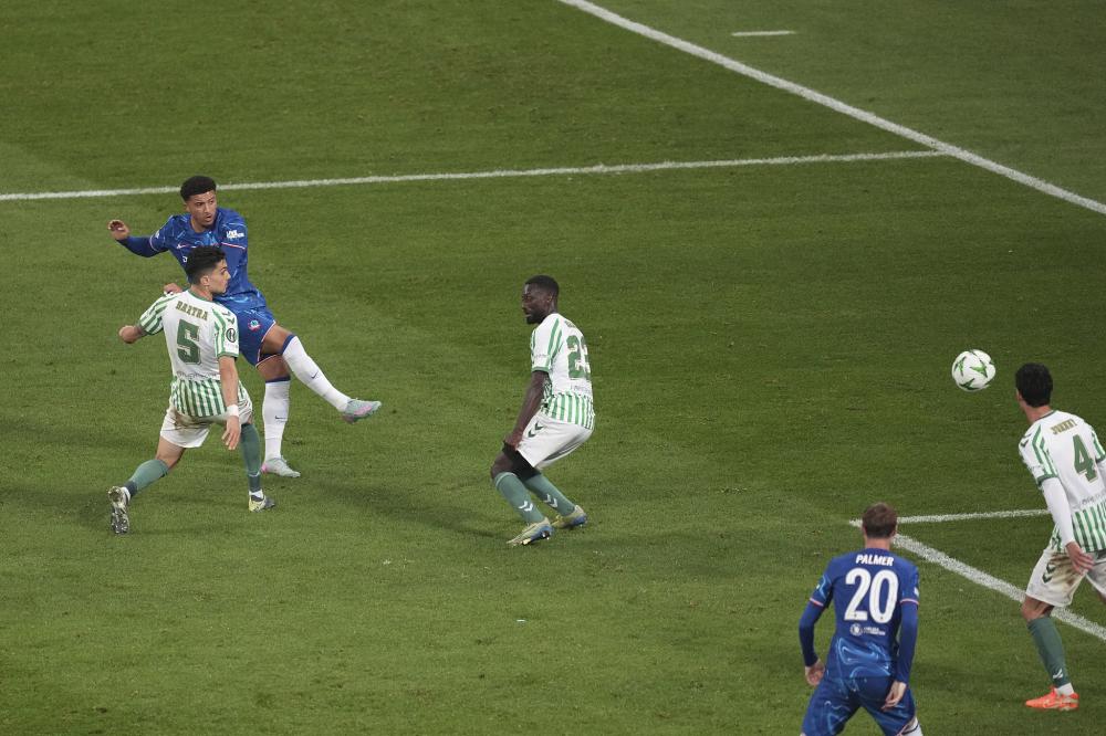 世预赛全胜+零失球！英格兰2-0客胜阿尔巴尼亚，凯恩梅开二度